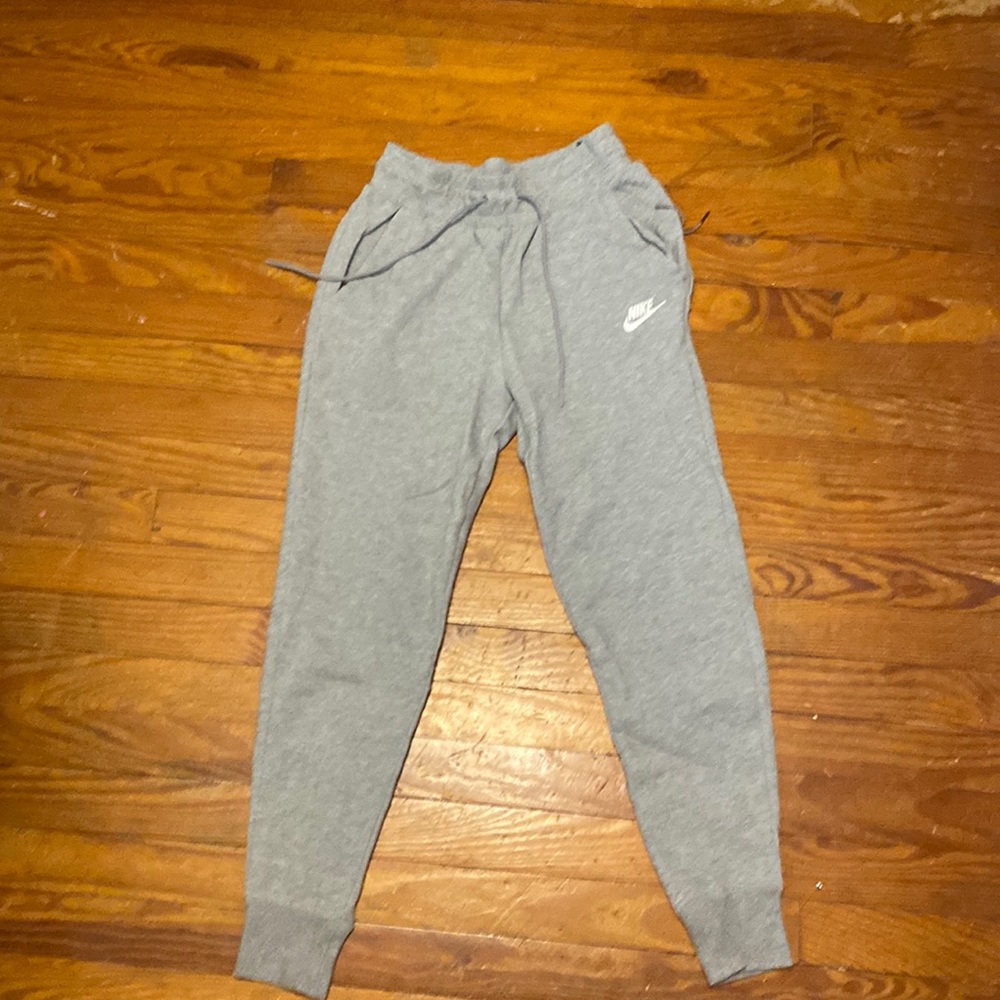 Women’s Nike Sweats in Gray